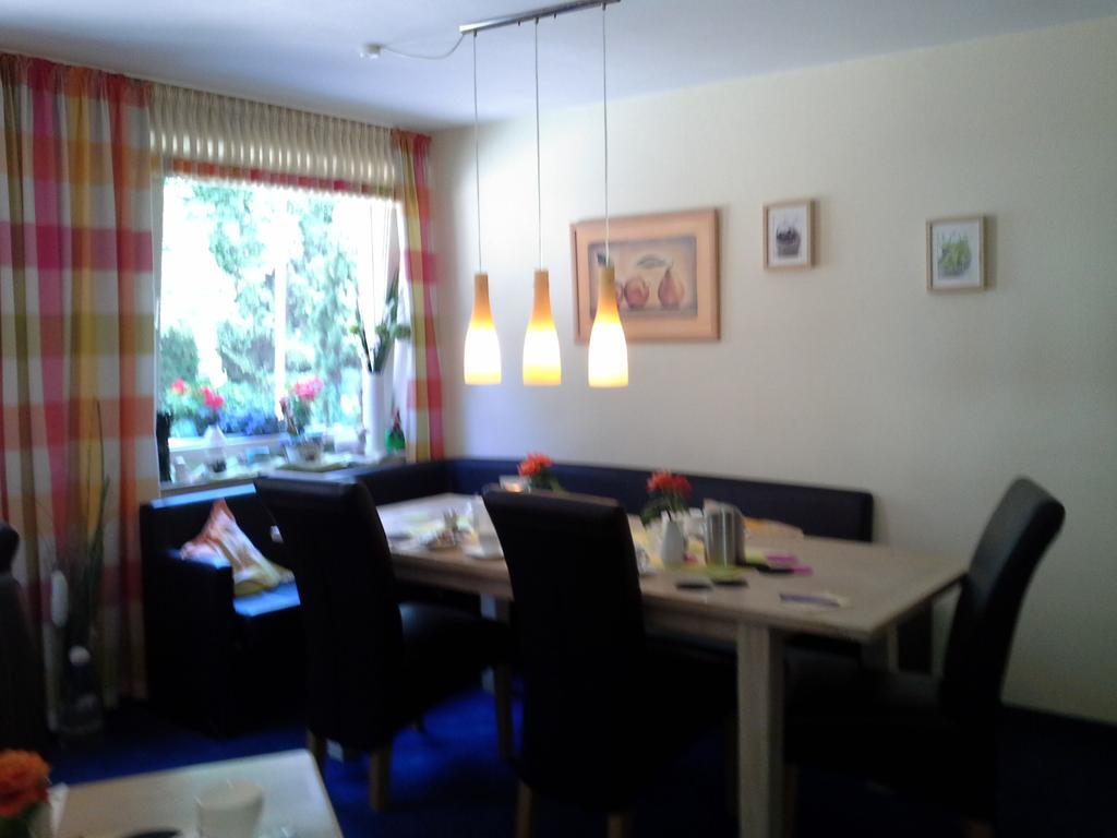 Haus Mariandl Hotel Dusseldorf Ngoại thất bức ảnh